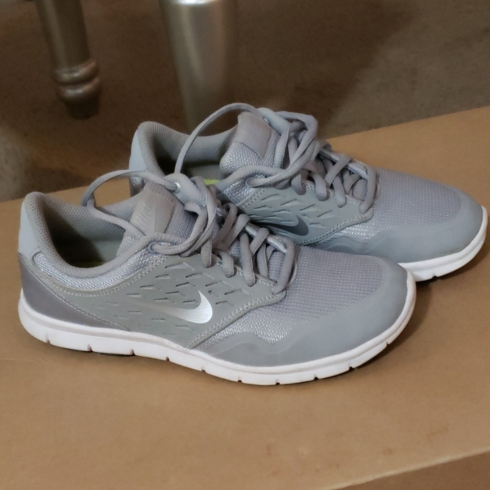 Nike tennis shoes